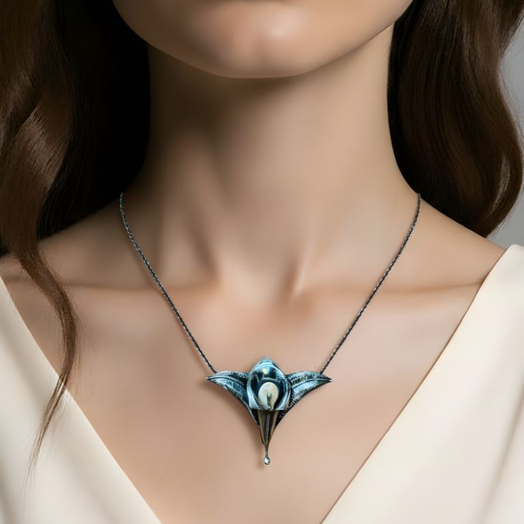 naszyjnik KALIA na szyi