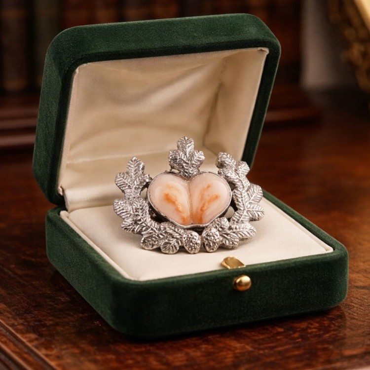 Przypinka myśliwska w pudełu