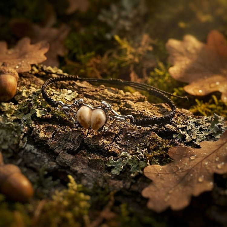 bransoletka srebrna z grandlami łani w lesie