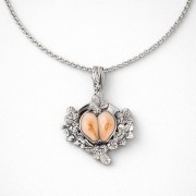 Hunting necklace made from a beautiful pair of hind grandles