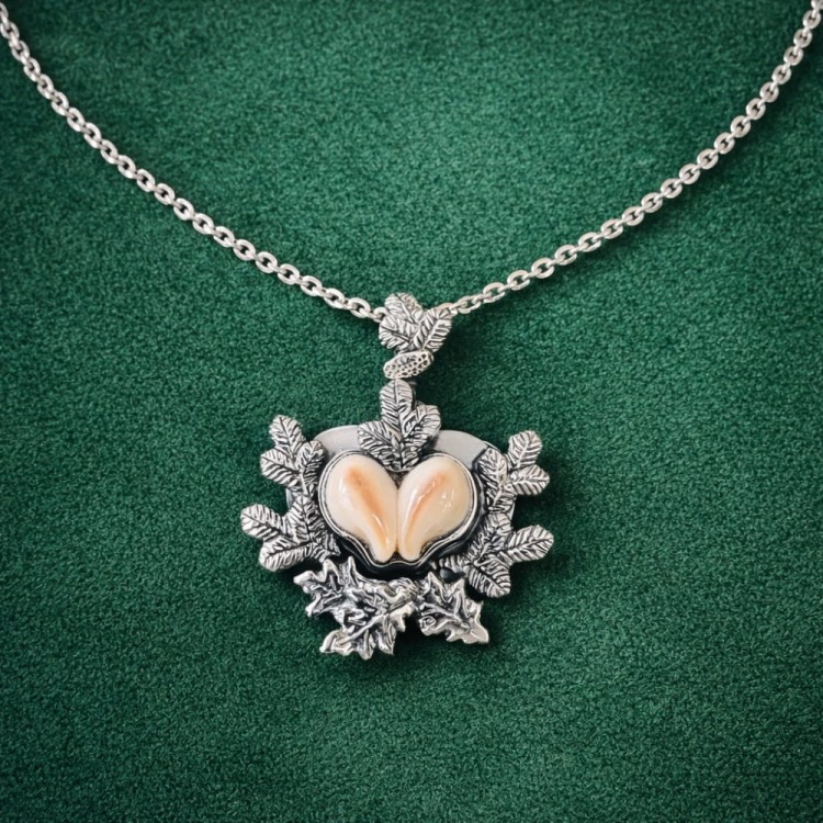 Naszyjnik z naturalnymi grandlami łani – srebrna biżuteria myśliwska FOREST TROPHY