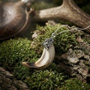 Hunting neckalce TUSK