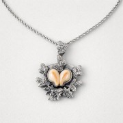 Naszyjnik myśliwski z pięknej pary grandli łani