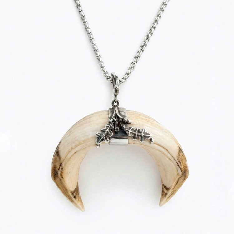 Hunting necklace with wild boar tusks and oak ornament