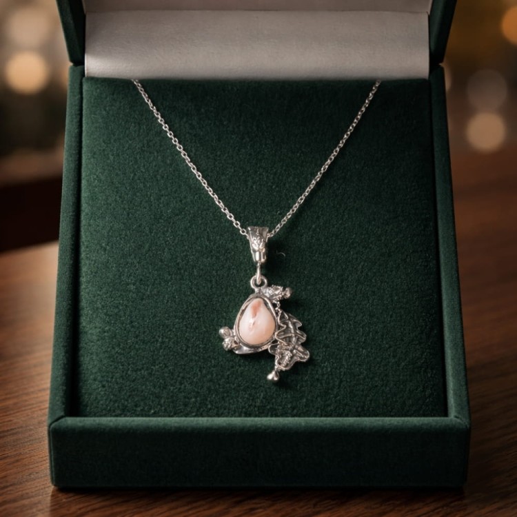 hunting trophy necklace