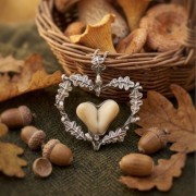 hunting necklace  in oak leaf heart pendant